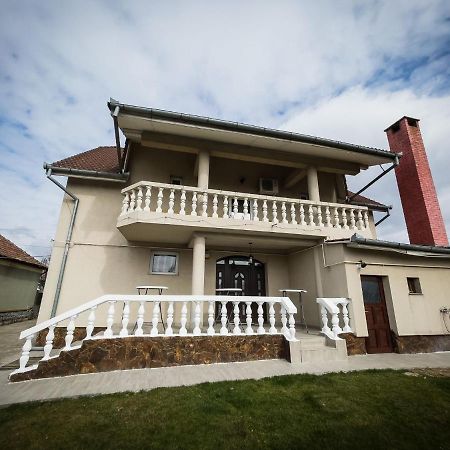 Hotel Casa Blanco Oradea Exterior foto